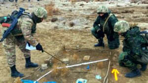 Байланған әйелдер порно видео бесінші