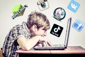 Жасы ұлғайып, әлеуметтік желідегі жеке суреті